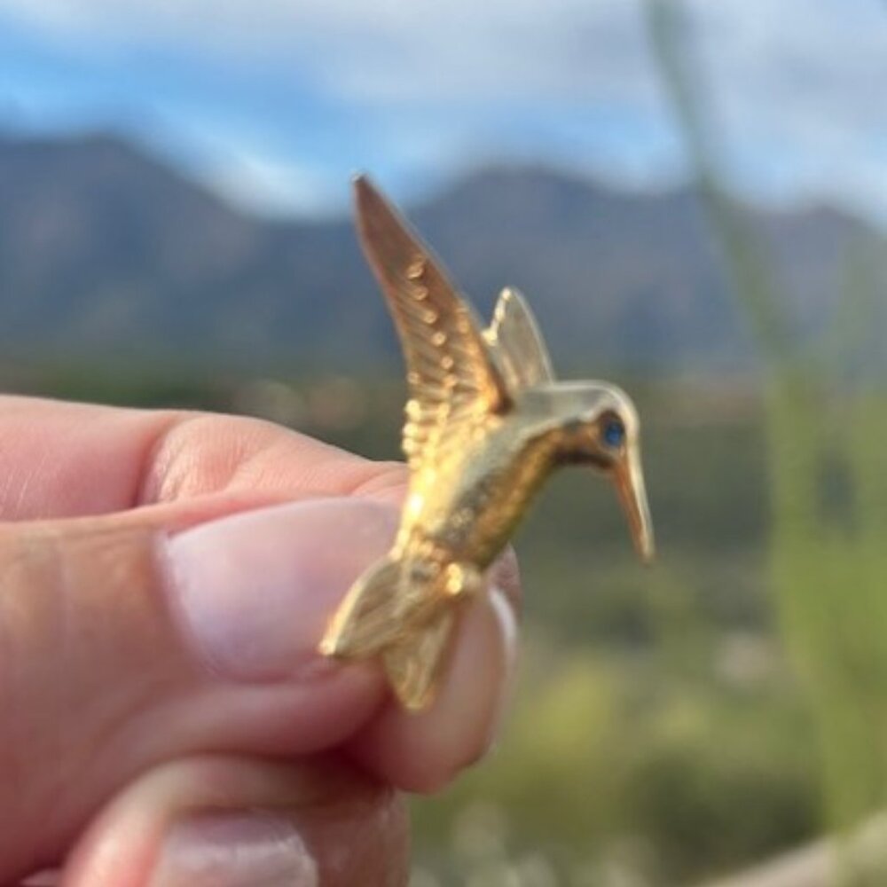 KREMENTZ Gold Hummingbird Saphire Blue Rhinestone PIN BROOCH - Picture 2 of 10